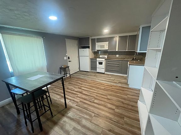 5th image of 6205 N Hanlin Ave #A