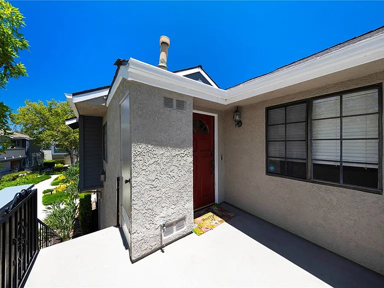 24442 Avenida De Los Ninos — Photo 15