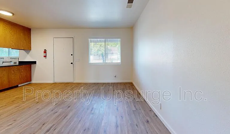 71 Mono Ave #11 — Photo 4