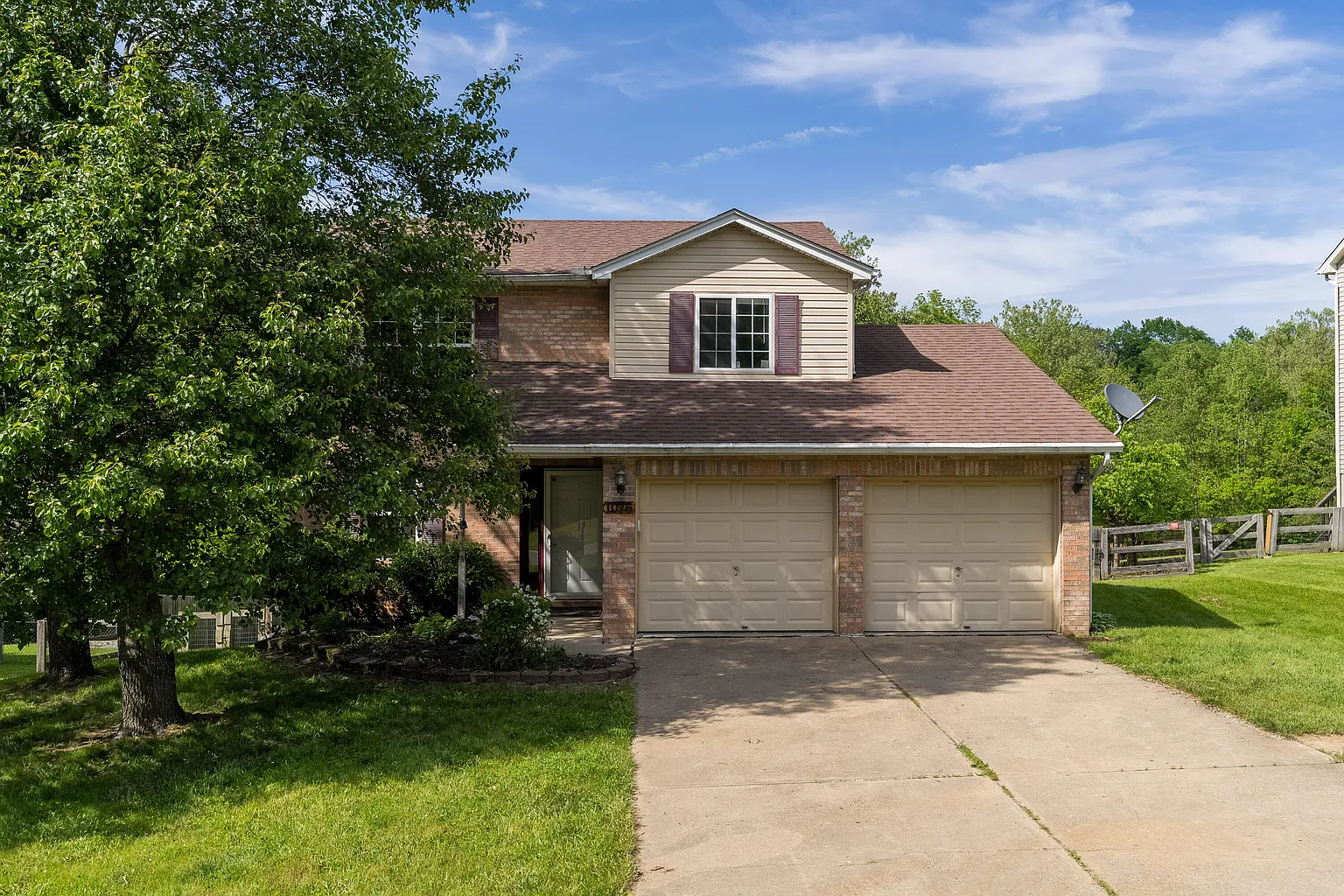 1076 Battleridge Dr photo 1