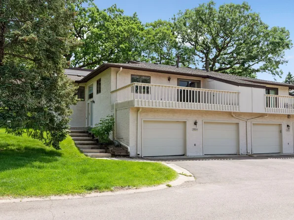 2024 Charlton Rdg, West Saint Paul, MN 55118
