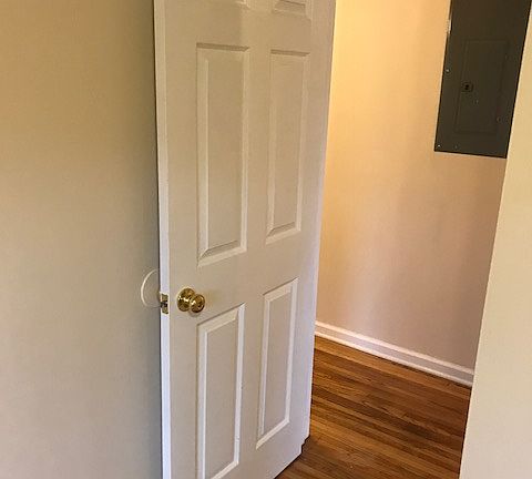 5th image of 5626 Bradshaw St