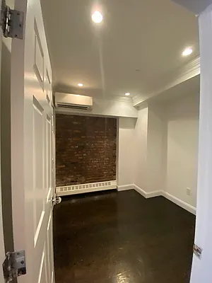 Rented by Jonis Realty | media 11