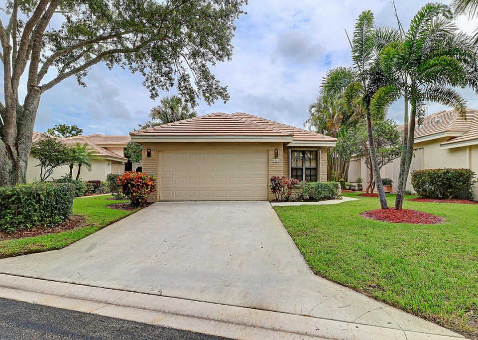 1st image of 4880 Sherwood Forest Dr