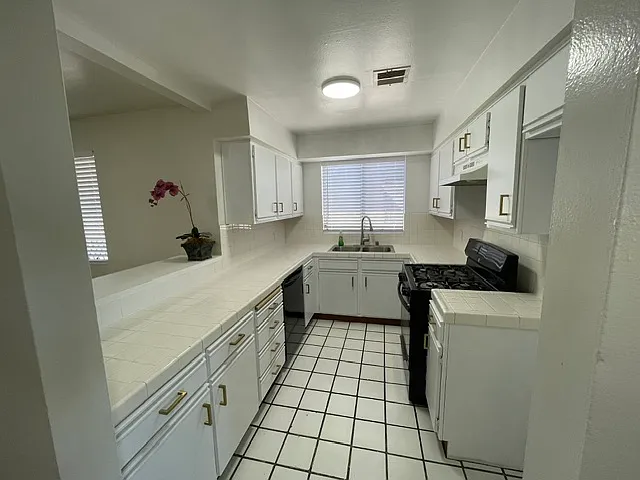 16126 S Ainsworth St #B — Photo 32