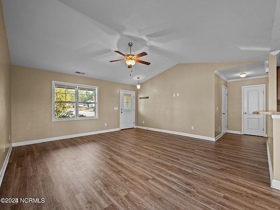 5th image of 420 Blue Pennant Court