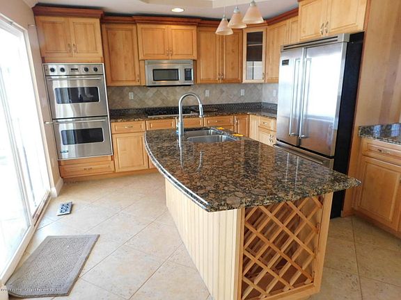 4th image of 167 Bay Stream Dr