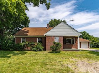 98 Ridgeway St, Westfield, MA 01085