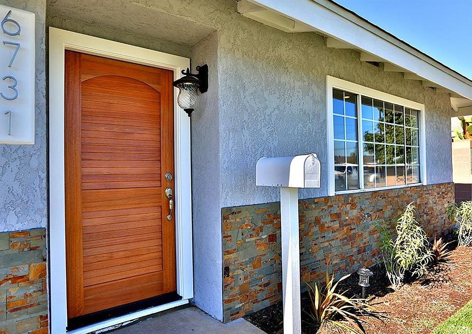 1st image of 6731 Santa Catalina Ave