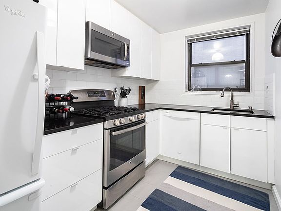 3rd image of 650 Washington St #5Y