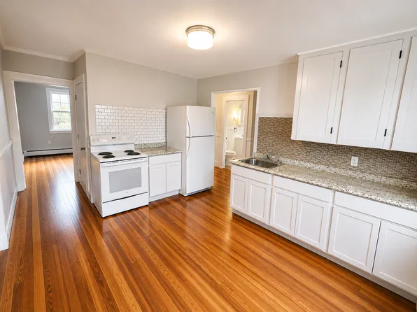 5 Salem St APT 3, Salem, MA 01970