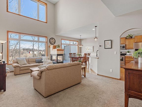 4th image of 619 Crane Creek Ln