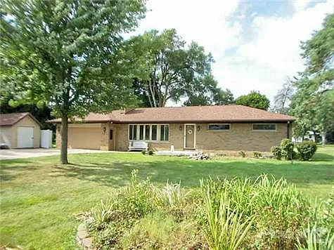 1080 W Webb Rd photo 1