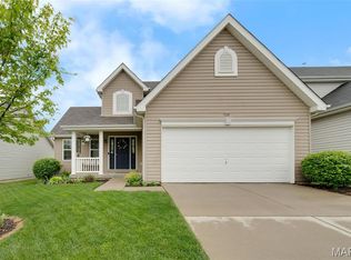206 Pecan Bluffs Dr, Wentzville, MO 63385