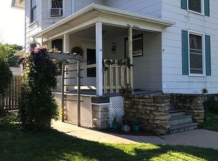 916 N 3rd St, Clinton, IA 52732