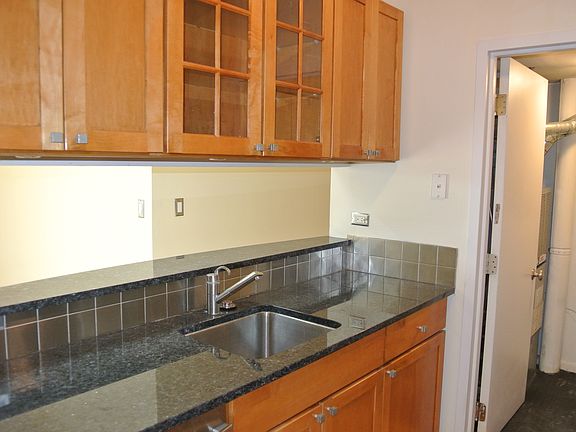 3rd image of 576 E Windgate Ct