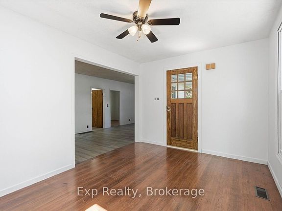 5th image of 34 Leonard Ave