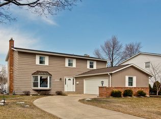 1708 W Catalpa Ln, Mount Prospect, IL 60056