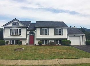 25 Iris Cir, Beacon, NY 12508