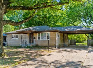 2006 Auburn Dr, Shively, KY 40216