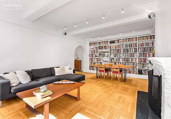 2nd image of 25 E 9th St APT 3B