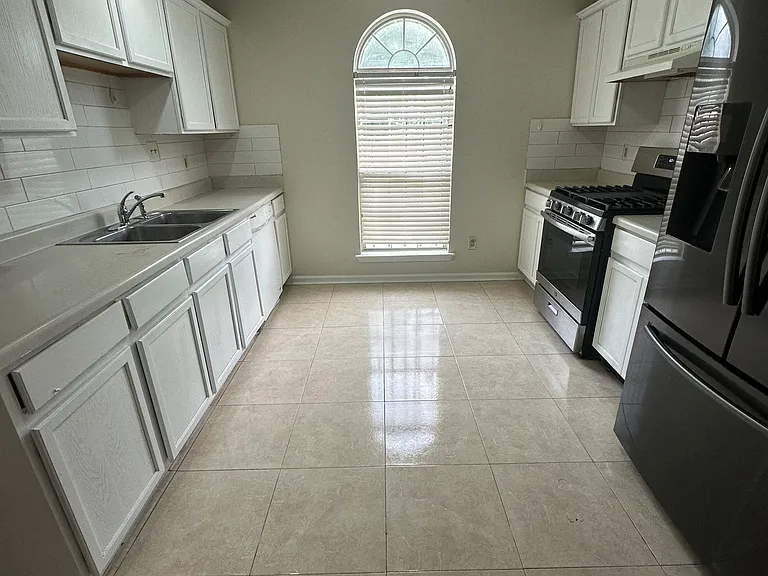 465 Eagles Crossing Cir — Photo 3