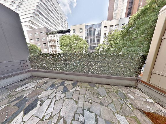 4th image of 230 E 58th St #1