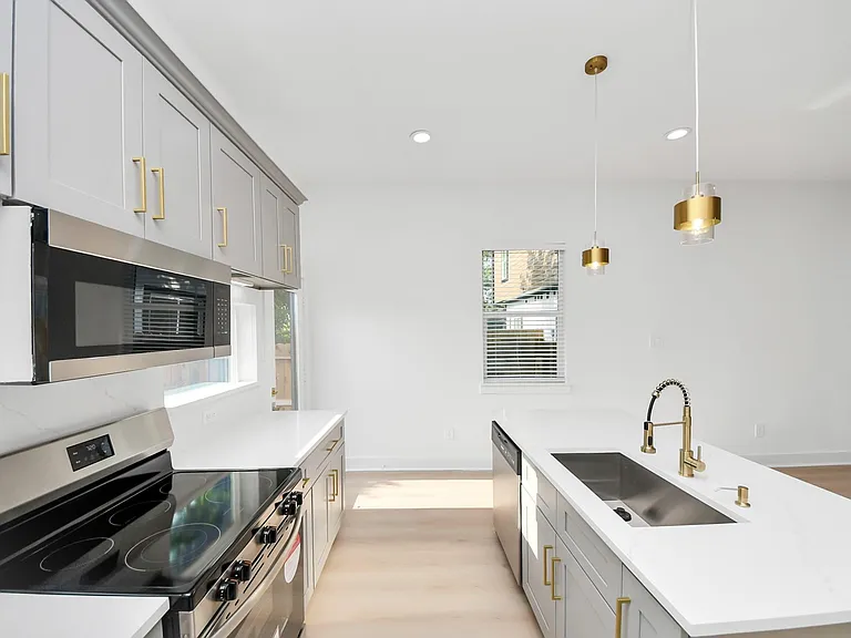 8601 Amadwe St #B — Photo 16