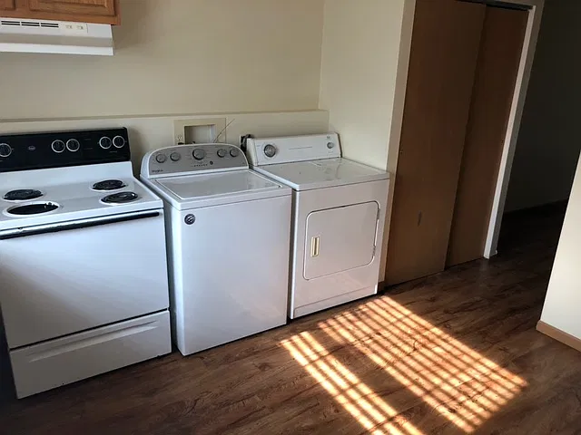 2 bed, $795 — Photo 4
