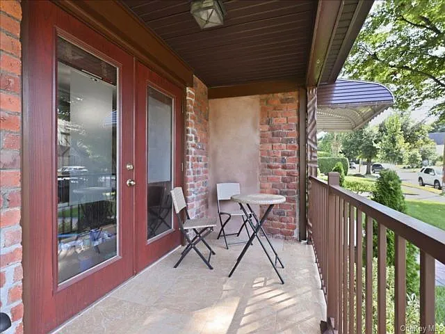 3 bed, 2.0 bath, 1666 sqft, $4,900 — Photo 4