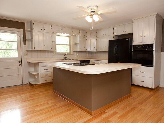 Large Chef's Kitchen