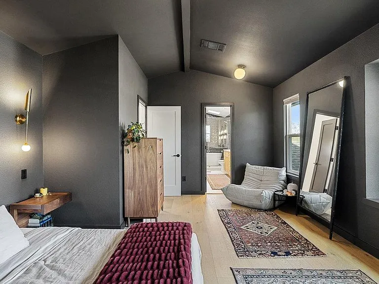 8202 Cache Dr — Photo 16