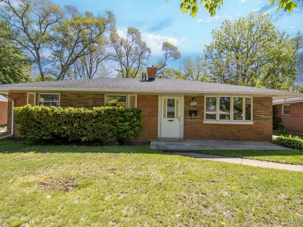 5041 Hayes St, Wayne, MI 48184
