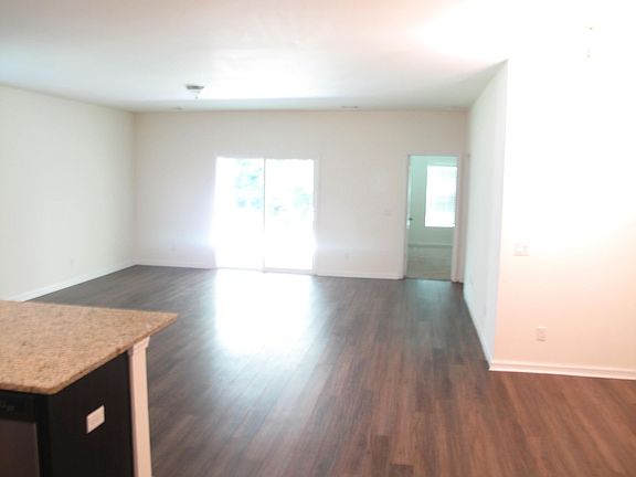 4th image of 455 Beecher Dr