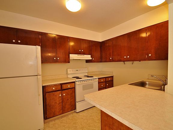 5th image of 51 Essex St APT 8