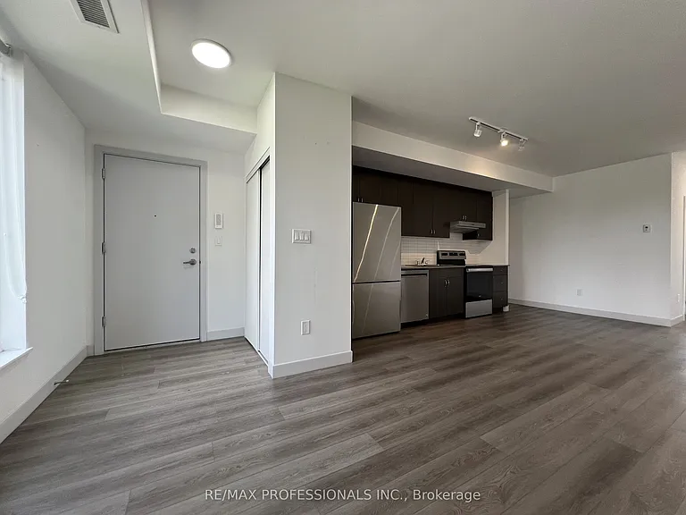 37 Antrim Cres #305 — Photo 12