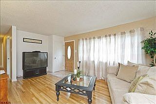 4th image of 1100 Penhurst Dr