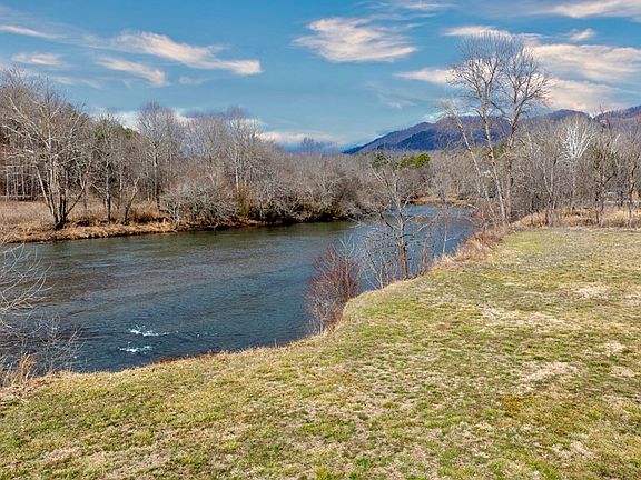 4th image of 43 Moon Shadow Rd