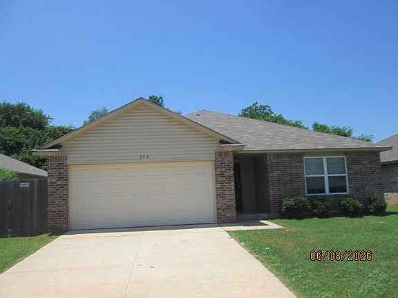 2nd image of 208 Tuscany Cir