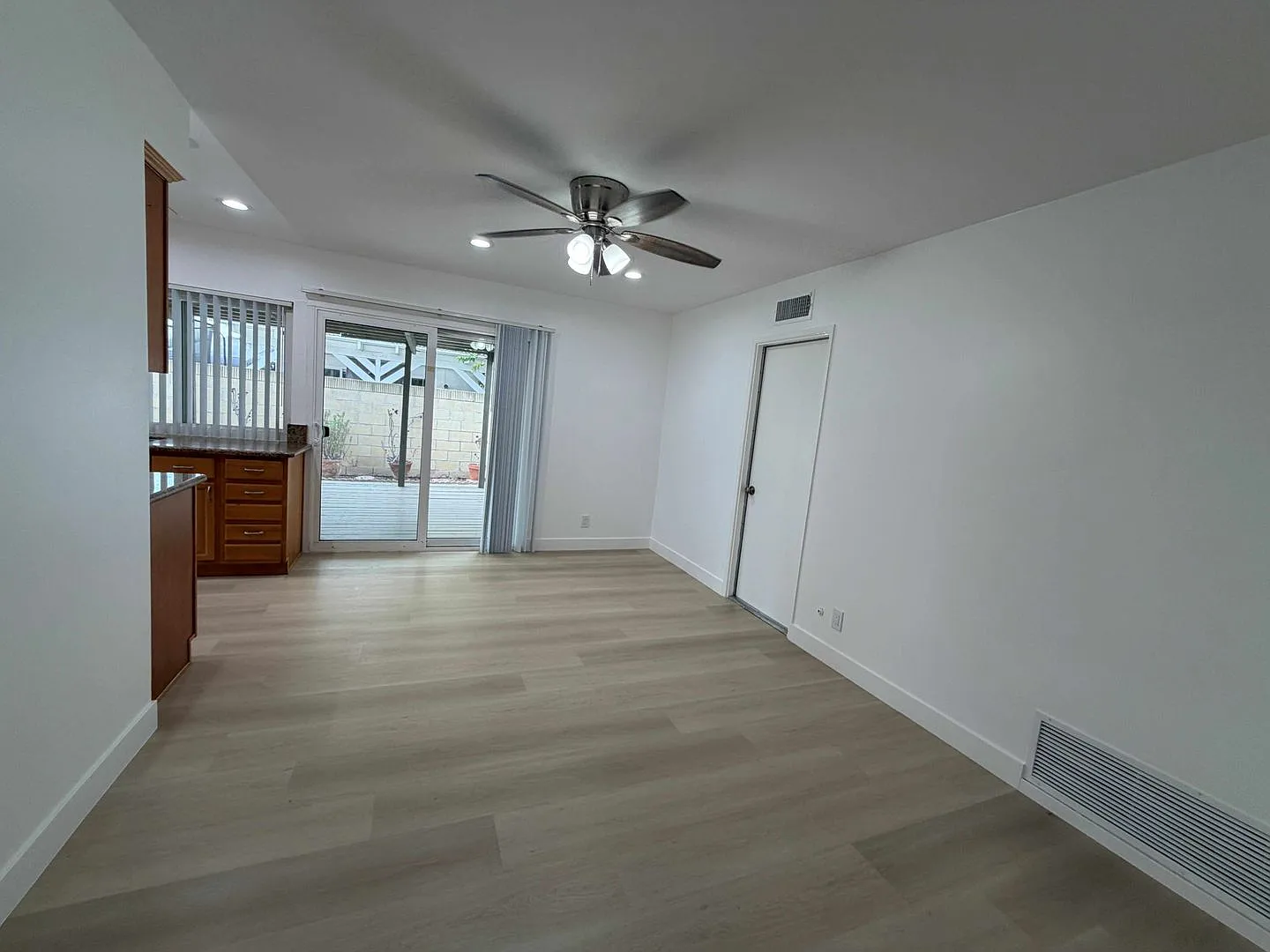 On Cul-De-Sac: 4 Bedroom 2 Bath Single Story Home — Photo 4