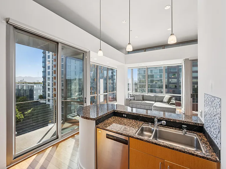 255 Berry St #701 — Photo 6