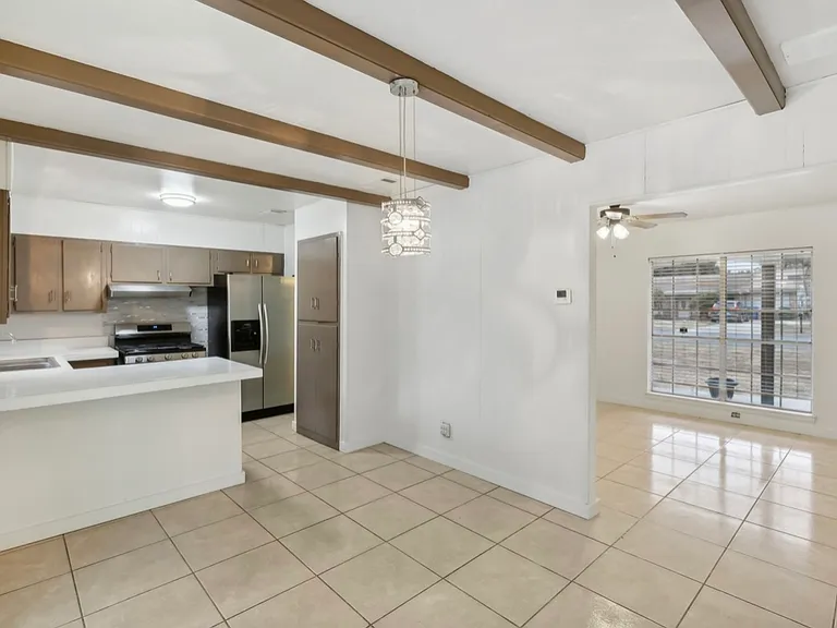 4311 Sun Gate St — Photo 5