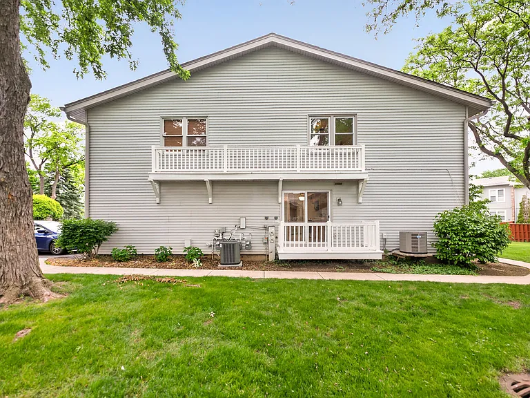 212 Amherst Ct #C — Photo 8