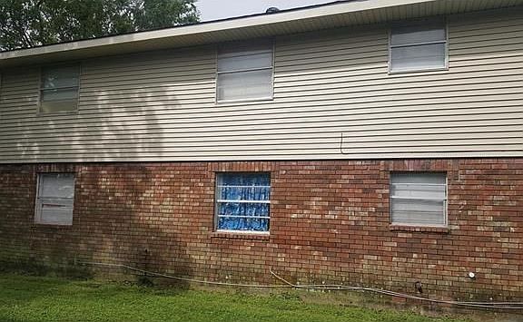 3rd image of 15520 Dwyer Blvd