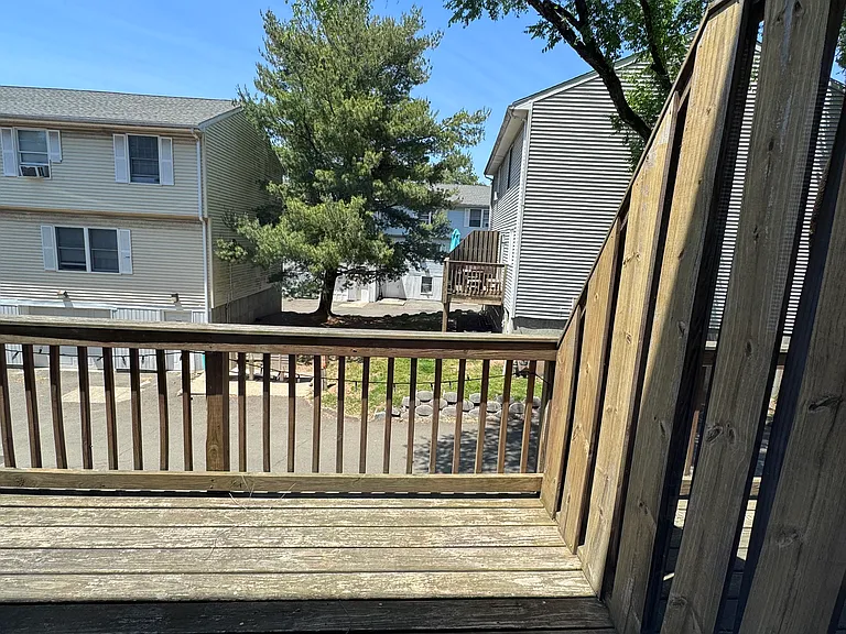 22 Chamberlain St — Photo 39
