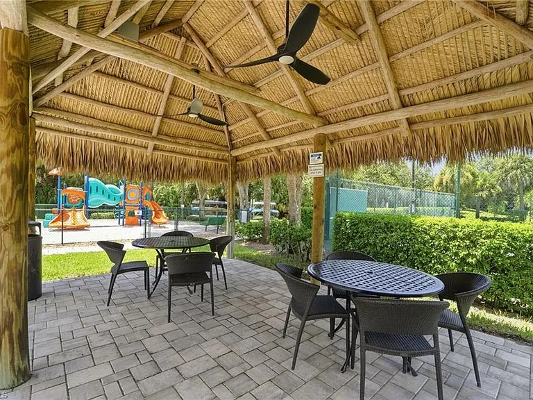 25925 Pebblecreek Dr — Photo 40