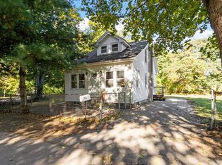 21 Roosevelt Rd, Tewksbury, MA 01876