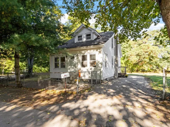 21 Roosevelt Rd, Tewksbury, MA 01876