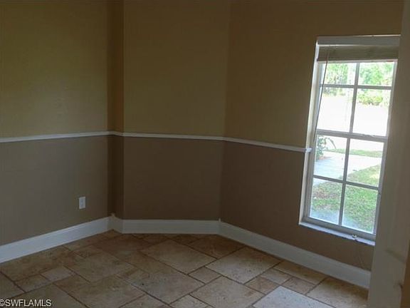 4th image of 2530 29th Ave NE