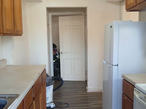 4th image of 103 N Waverly St #103